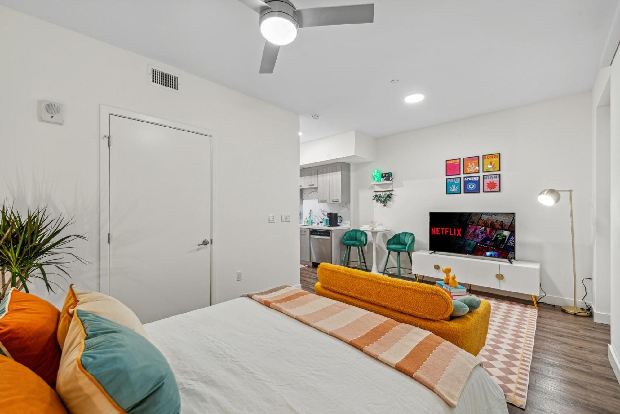 Stylish In Sm W Free Parking And Pool Apartamento Los Ángeles