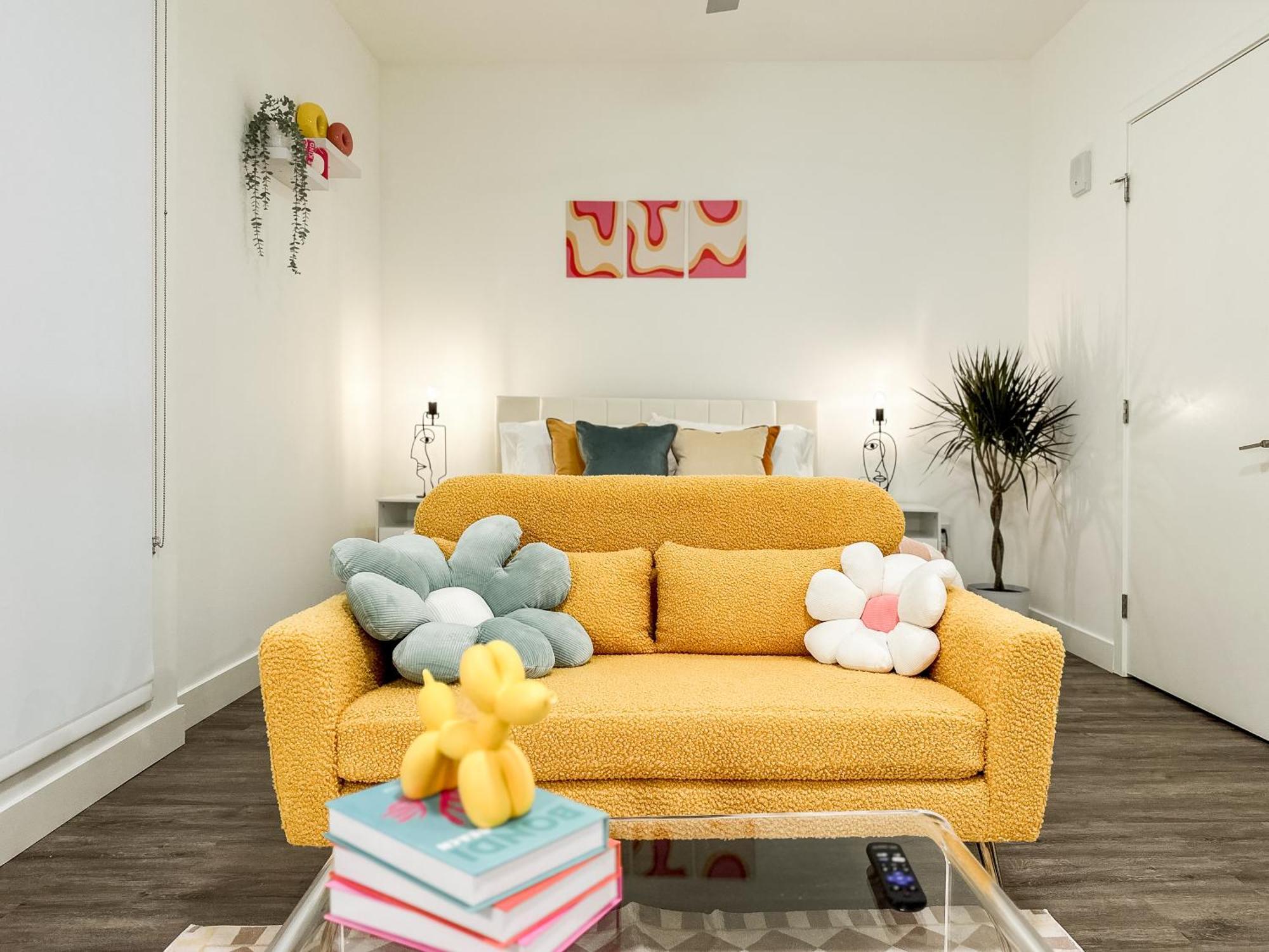 Stylish In Sm W Free Parking And Pool Apartamento *